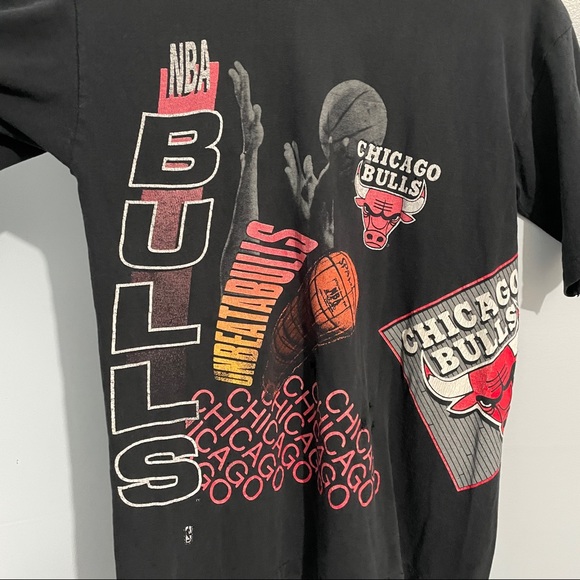 Vintage single stitched 1991 Chicago Bulls tshirt - Picture 7 of 12